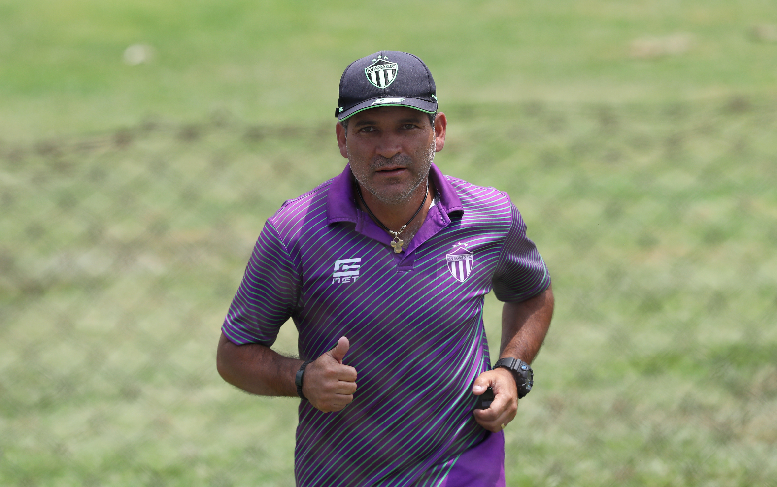 El técnico mexicano Juan Antonio Torres Servín jugará su primera semifinal en el país con Antigua GFC. (Foto Prensa Libre: Francisco Sánchez)
