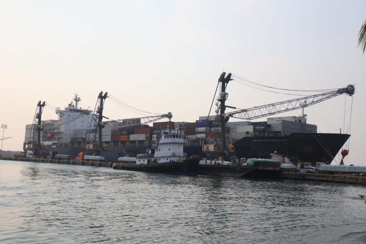 Fallas en Duca provocan parálisis en un 75% del comercio y que barcos zarpen vacíos