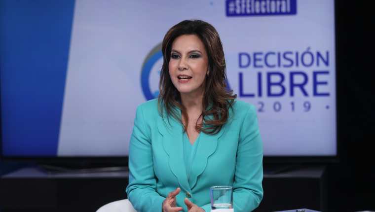 Zury Ríos, candidata del partido Valor, partició en Sin Filtro Electoral de Prensa Libre y Guatevisión. (Foto Prensa Libre: Esbin García)