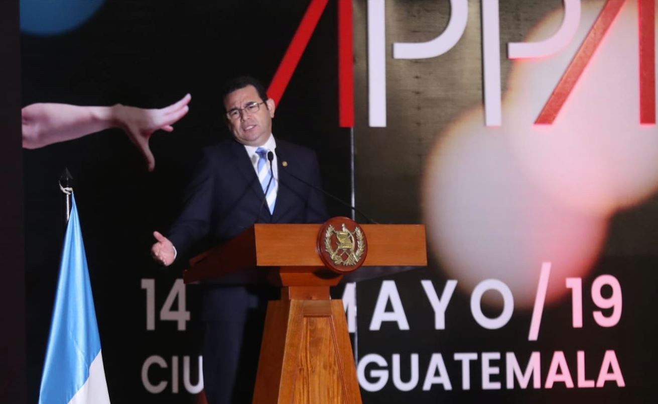 El presidente Jimmy Morales llegó a la inauguración del Apparel Sourcing Show. (Foto Prensa Libre: Esbin García)