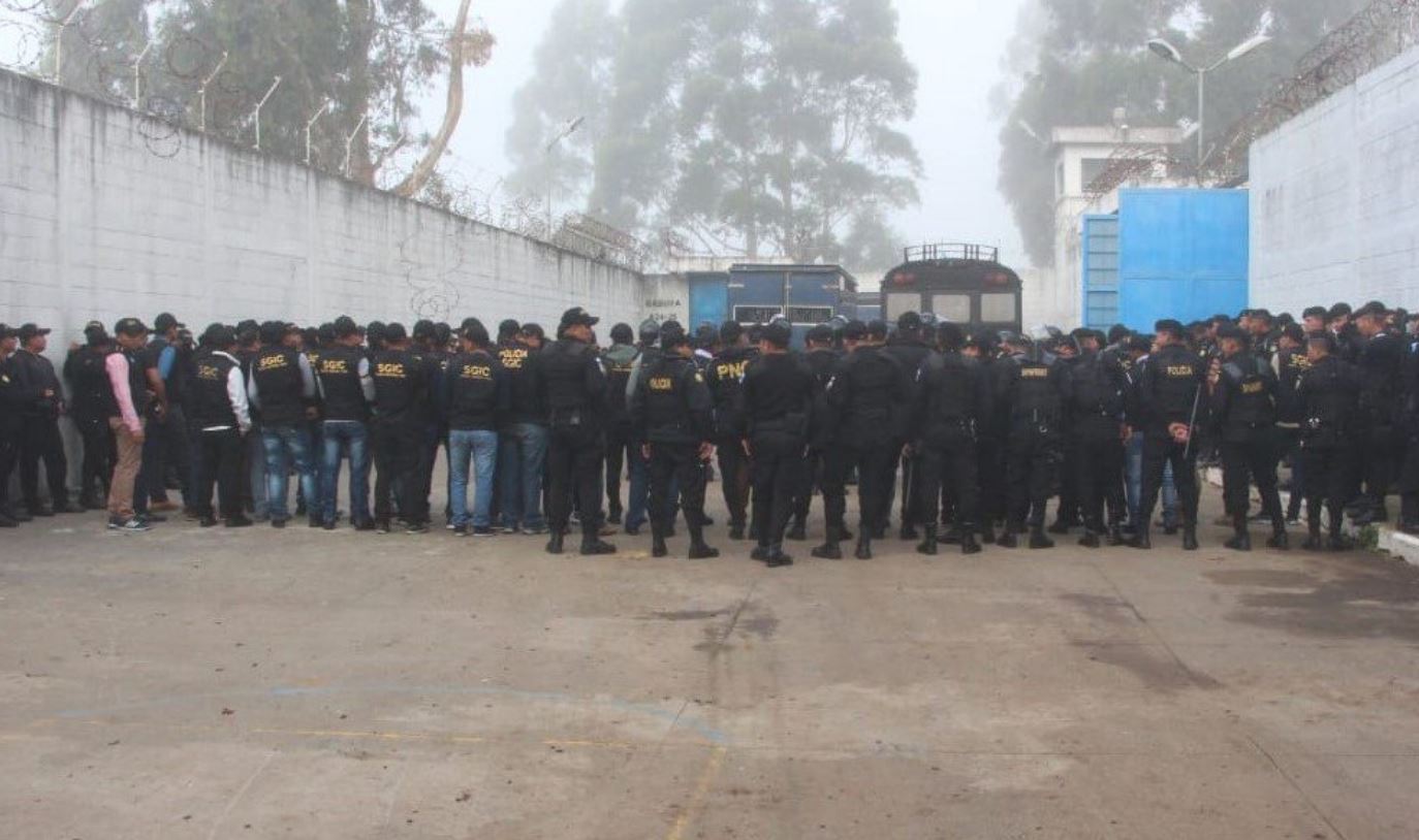 En la requisa en Fraijanes 2 participaron agentes de distintas unidades especializadas de la Policía. (Foto: PNC)