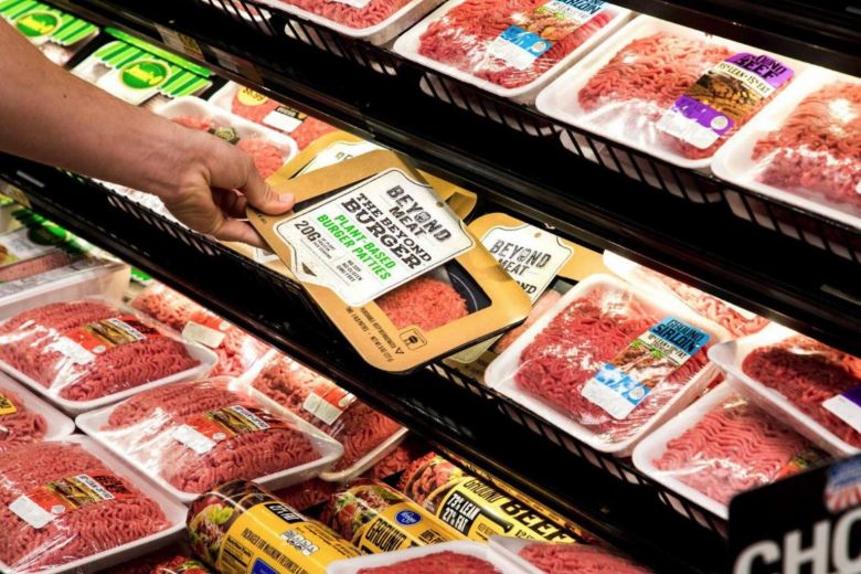 La empresa, Beyond Meat, pionera en productos cárnicos a base de plantas, se estrenó en el Nasdaq neoyorquino donde cotizan los principales grupos tecnológicos. (Foto Prensa Libre: Beyond Meat Facebook)