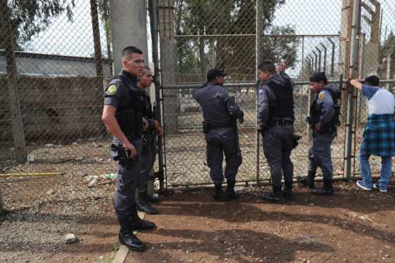 Los agentes del Sistema Penitenciaro indicaron que el ataque fue directo a dos personas. Foto Prensa Libre: Érick Ávila