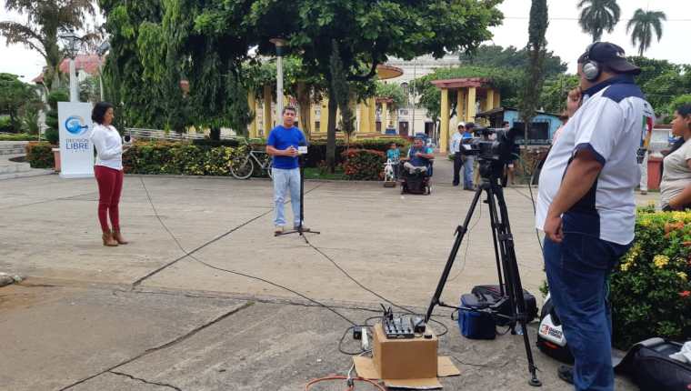 Cabildo Abierto de Prensa Libre y Noticiero Guatevisión se transmitió desde Retalhuleu. (Foto Prensa Libre: Rolando Miranda)