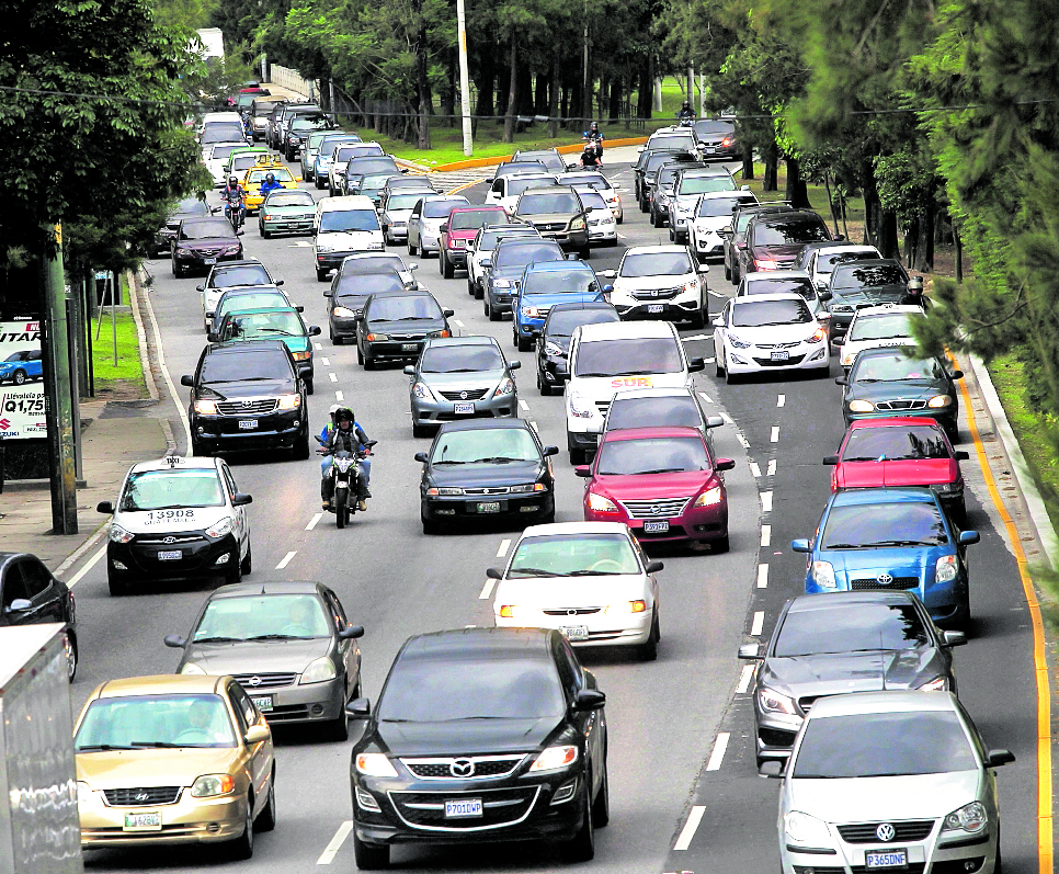 Con la aplicación se espera reducir los costos de transporte y los atascos.(Foto Prensa Libre: Hemeroteca PL)