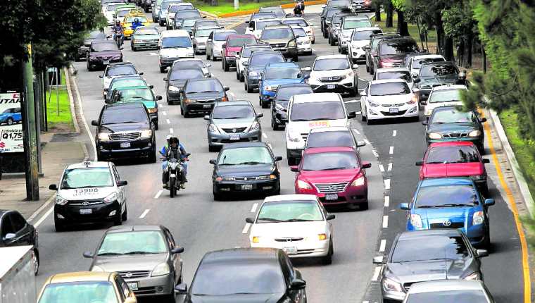 Con la aplicación se espera reducir los costos de transporte y los atascos.(Foto Prensa Libre: Hemeroteca PL)