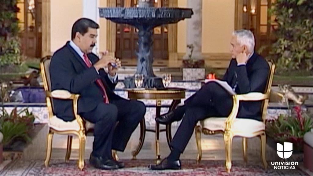 “Te vas a tragar con Coca Cola tu provocación”: Univisión recupera la entrevista con Nicolás Maduro