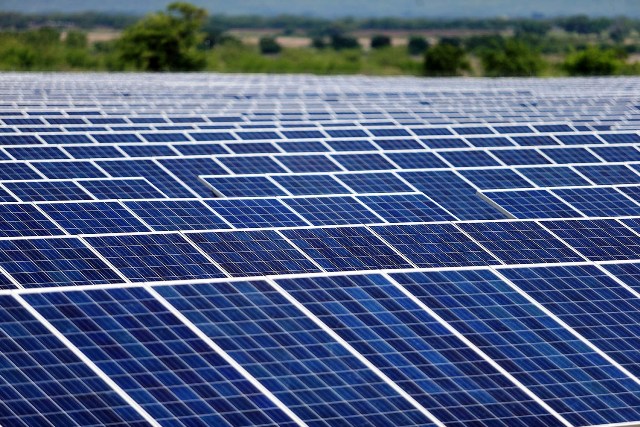 Con el proceso se busca contratar el suministro, construcción, instalación y puesta en operación de sistemas solares fotovoltaicos por hasta 110 megavatios. (Foto, Prensa Libre: MEM).