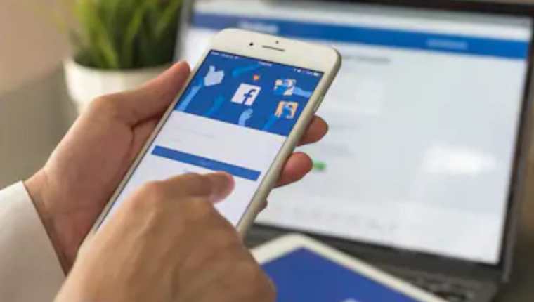 Facebook desactiva millones de cuentas falsas. (Foto Prensa Libre: Servicios)