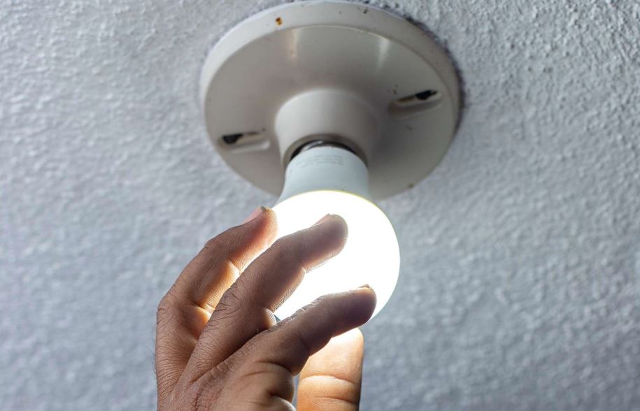 Se mantendrá sin cambio el subsidio  a mayoría de usuarios del más bajo consumo  pero conforme sube el uso de energía el impacto será mayor. (Foto Prensa Libre: Hemeroteca PL)