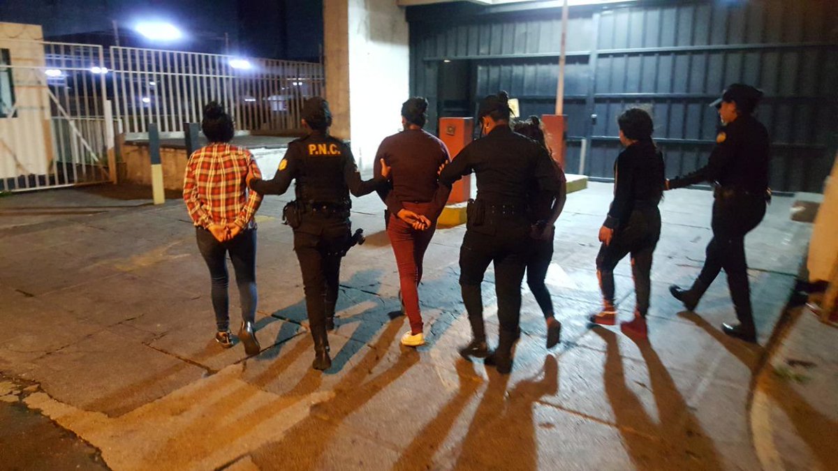 Las detenciones se dieron luego de los disturbios del sábado. (Foto Prensa Libre: PNC)