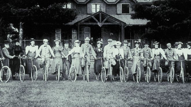 La bicicleta, el invento que empoderó a las mujeres, liberó a los pobres y dio inicio a una revolución manufacturera