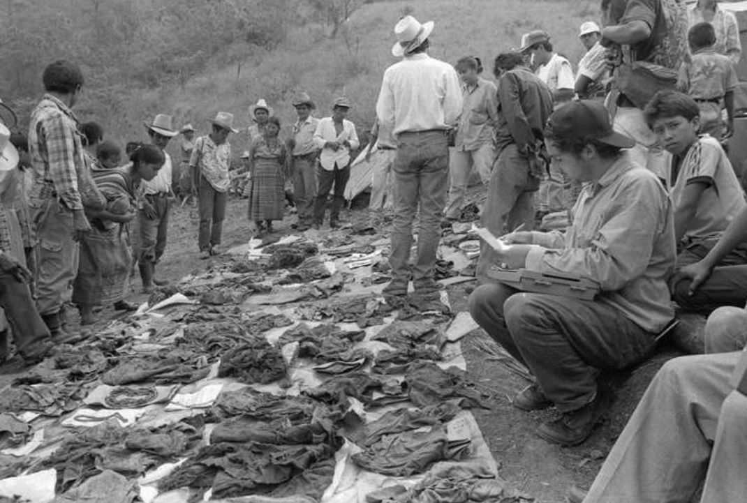 Alrededor de 400 personas murieron a manos de soldados y paramilitares en Río Negro, Rabinal, Baja Verapaz. (Foto Prensa Libre: Hemeroteca PL)