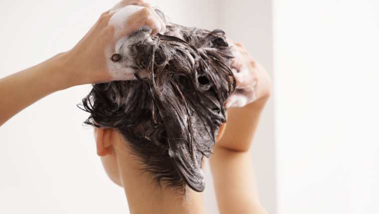 El bienestar del cabello tiene que ver con la calidad de los productos que utiliza, pero también con su forma de empleo. (Foto Prensa Libre: Servicios)