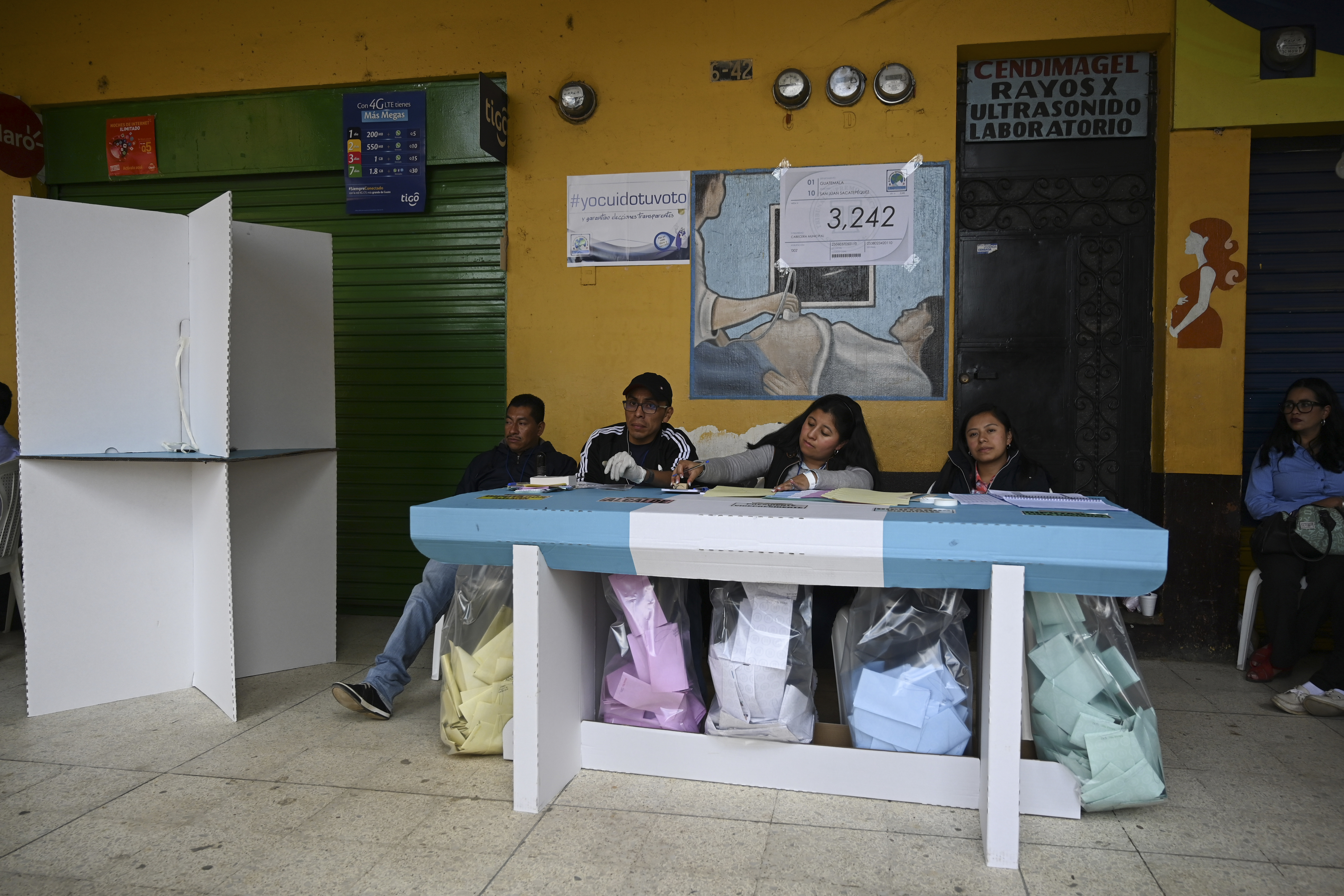 Este domingo se llevaron a cabo las Elecciones Generales 2019 en toda Guatemala. (Foto Prensa Libre: AFP) 