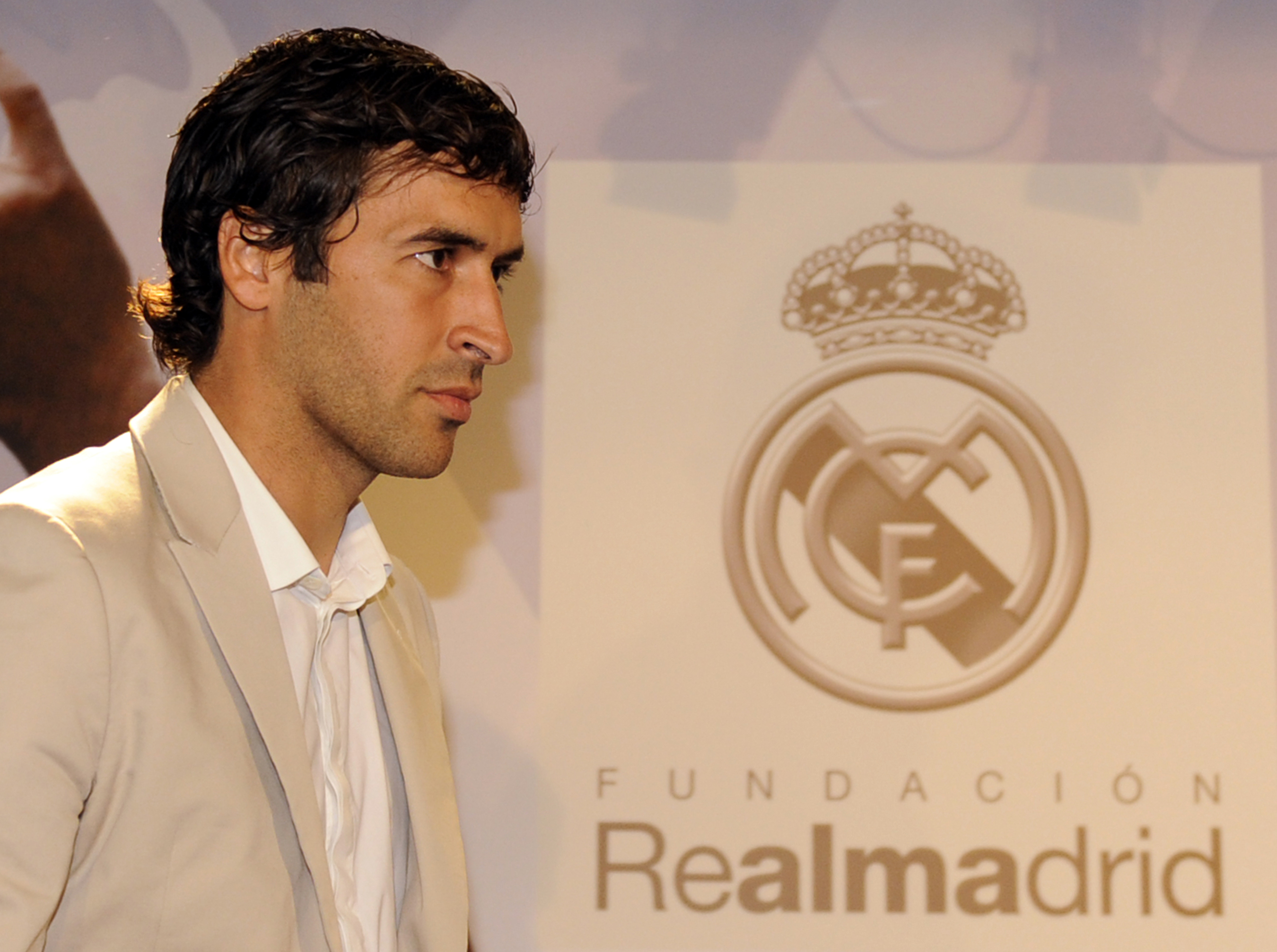 Raúl González sigue en ascenso en su carrera como entrenador. (Foto Prensa Libre: AFP)