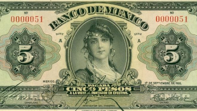 El primer billete de 5 pesos emitido por el recién creado Banco de México en 1925 tenía a una misteriosa mujer en su anverso. (Foto Prensa Libre: Banco de México)