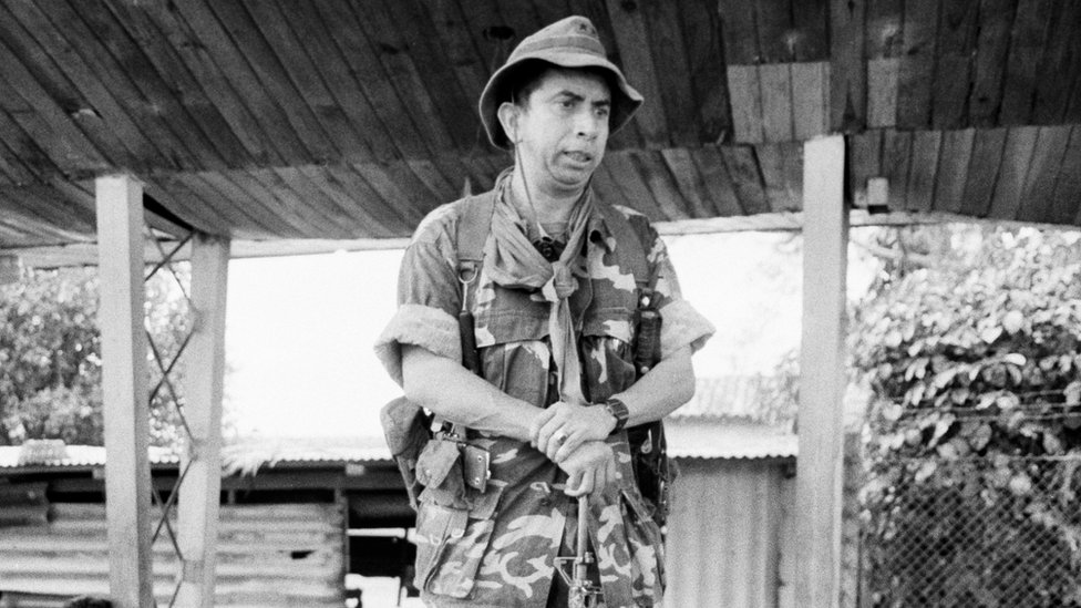 La polarización sobre el papel de Domingo Monterrosa, un alto cargo militar considerado clave en la conocida como html5-dom-document-internal-entity1-quot-endMasacre de El Mozotehtml5-dom-document-internal-entity1-quot-end en El Salvador, refleja las heridas aún no cerradas tras la guerra civil en el país centroamericano. Foto:Getty Images