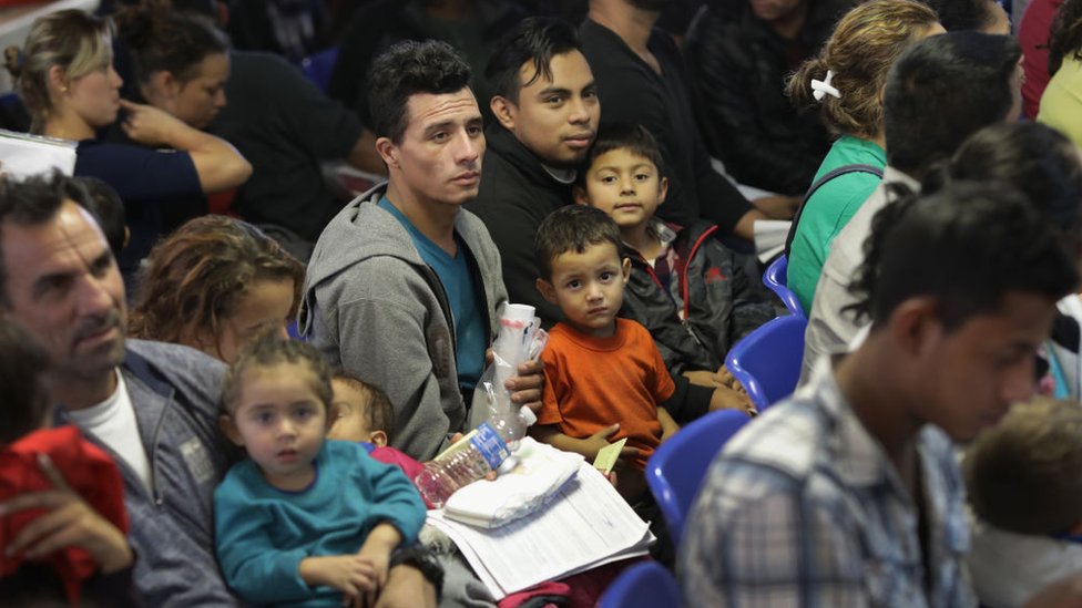 Las autoridades mexicanas dicen que su país no tiene la capacidad ni la estructura para dar asilo a todos los migrantes centroamericanos que intentan llegar a Estados Unidos. Foto:Getty Images