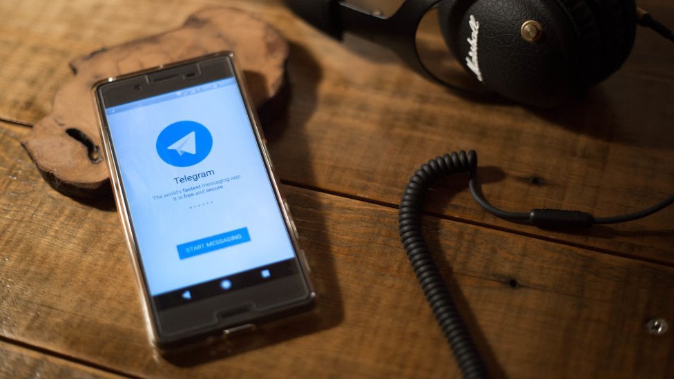 Telegram le hace la competencia a WhatsApp, especialmente allá donde hay censura. (Foto Prensa Libre: Getty Images)