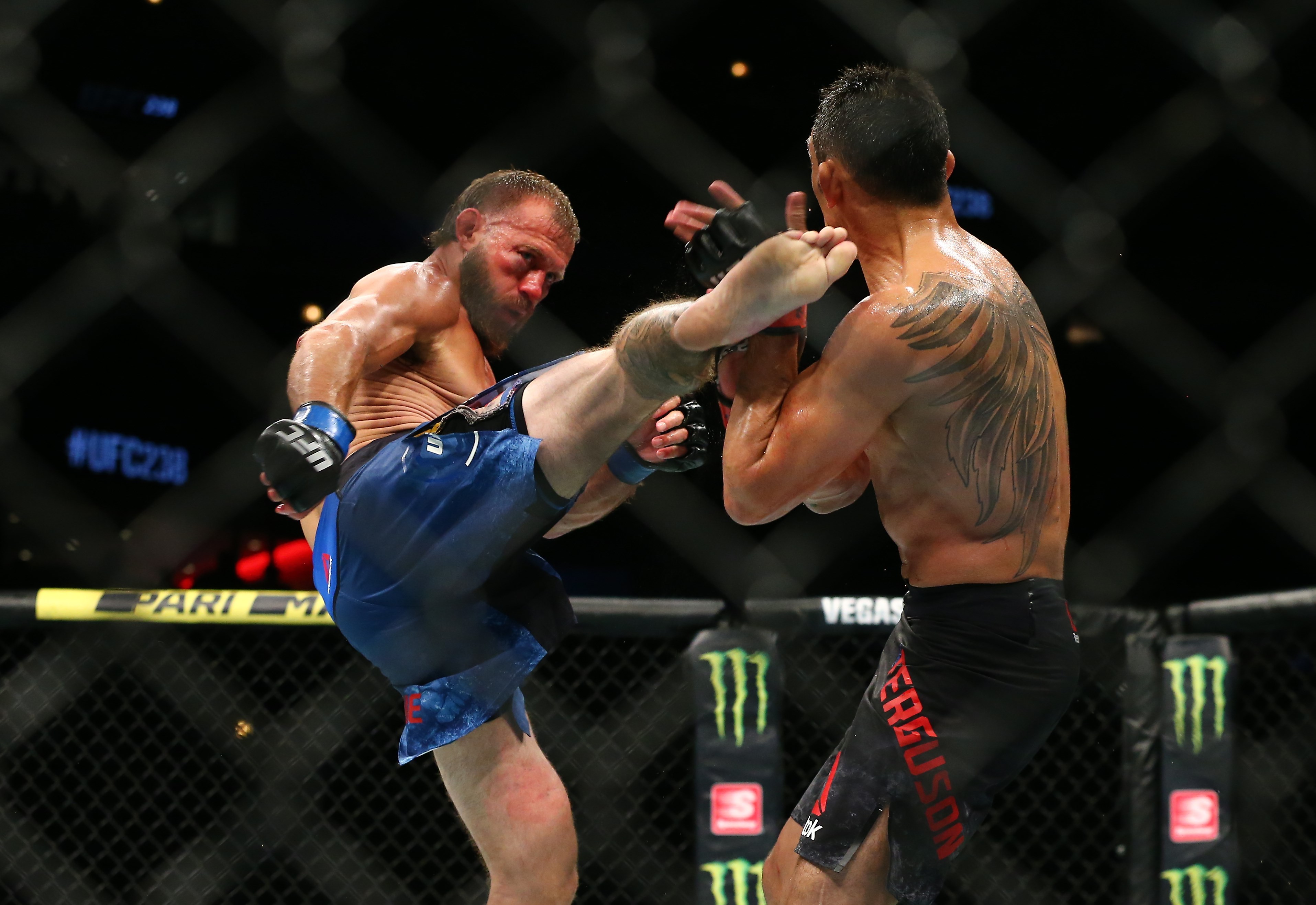La UFC es uno de los deportes que deseaban retar al coronavirus. (Foto Prensa Libre: AFP)