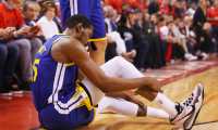 TORONTO, ONTARIO - JUNE 10: Kevin Durant #35 of the Golden State Warriors reacts after sustaining an injury during the second quarter against the Toronto Raptors during Game Five of the 2019 NBA Finals at Scotiabank Arena on June 10, 2019 in Toronto, Canada. NOTE TO USER: User expressly acknowledges and agrees that, by downloading and or using this photograph, User is consenting to the terms and conditions of the Getty Images License Agreement.   Gregory Shamus/Getty Images/AFP
== FOR NEWSPAPERS, INTERNET, TELCOS & TELEVISION USE ONLY ==