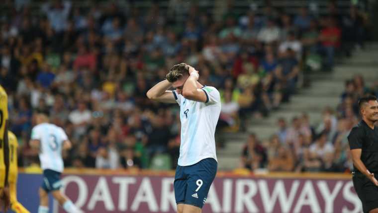 El argentino Adolfo Gaich reacciona durante un partido por el Mundial Sub'20 de la FIFA entre Argentina y Mali este martes, en el estadio Bielsko-Biala, en la ciudad de Bielsko-Biala (Polonia). (Foto Prensa Libre: EFE)