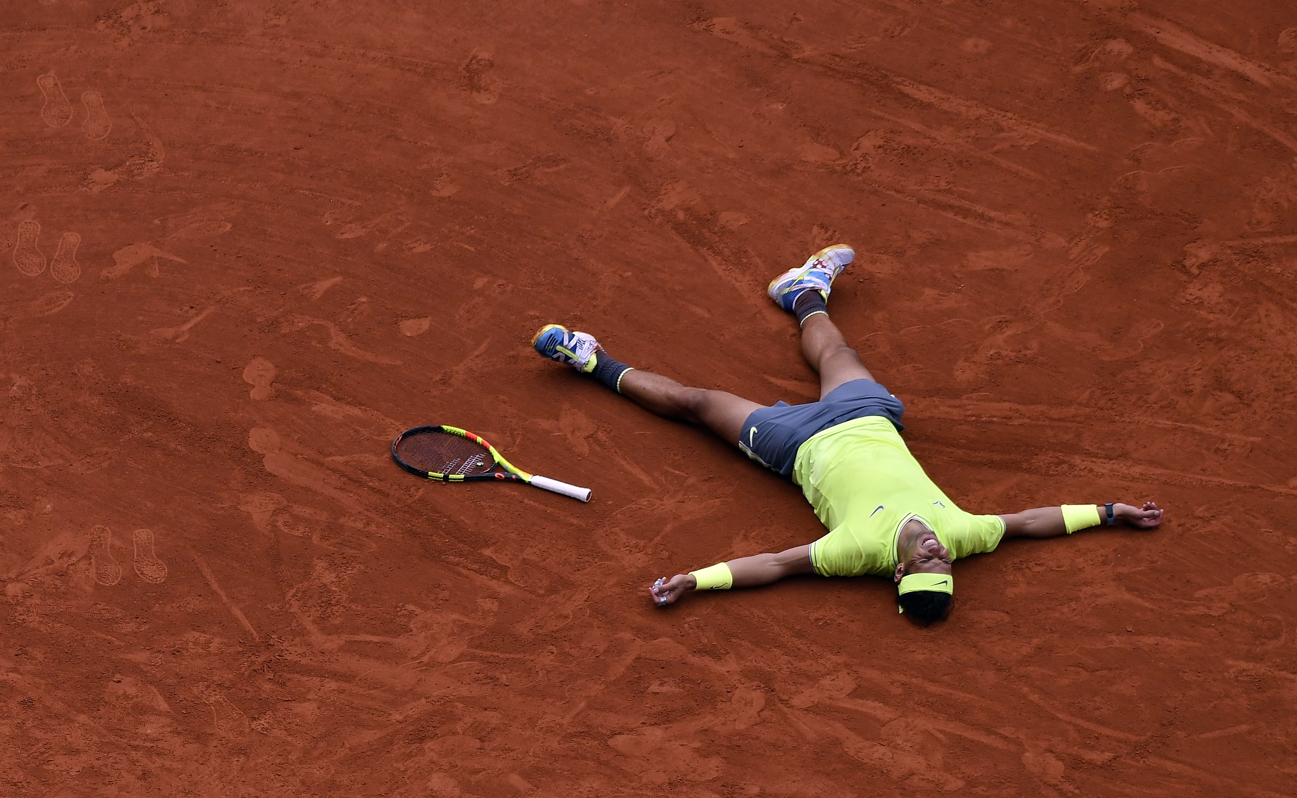 Rafael Nadal festeja la conquista de Ronald Garros. (Foto Prensa Libre: EFE)