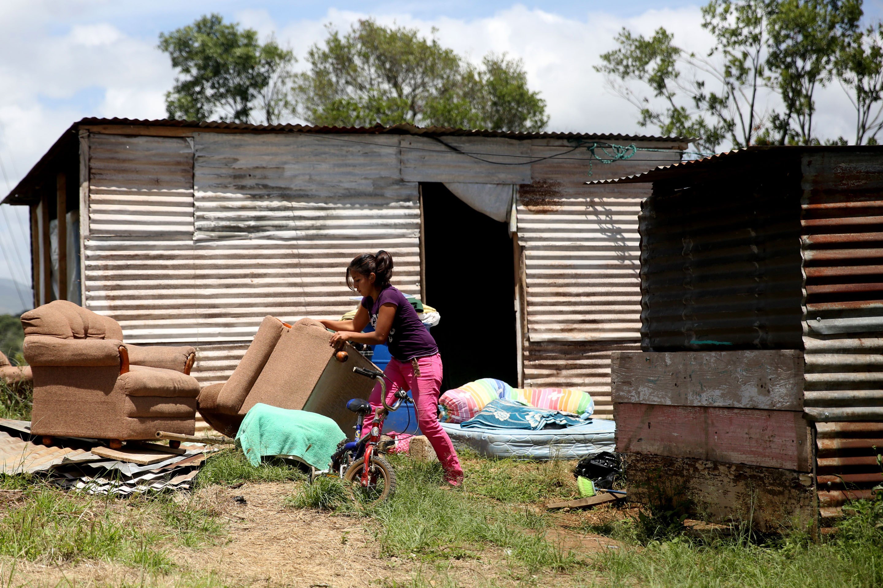 La pobreza contribuye enormemente a los sentimientos de inseguridad humana, según el informe del PNUD. Un área marginal en la ciudad de Guatemala. (Foto Prensa Libre: Hemeroteca PL)