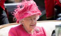 FMA0001. ASCOT (REINO UNIDO), 21/06/2019.- La reina Isabel II de Inglaterra asiste a la cuarta jornada de celebración del Royal Ascot, este viernes, en Ascot (Reino Unido). Las carreras de caballos del Royal Ascot, que se celebran del 18 al 22 de junio, son el evento social más importante del mundo de la hípica en el país, y este año ha contado con la Familia Real británica casi al completo. EFE/ Facundo Arrizabalaga