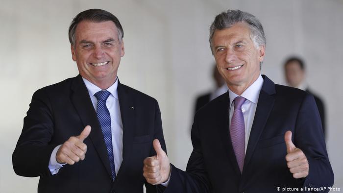 Encuentro entre el presidente de Brasil, Jair Bolsonaro (izqda.) y el de Argentina, Mauricio Macri.