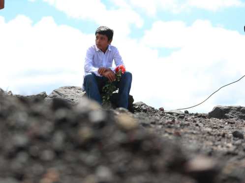 Varios cuerpos ya no pudieron ser rescatados y quedaron debajo del material lanzado por el volcán.  Foto Prensa Libre: Carlos Hernández