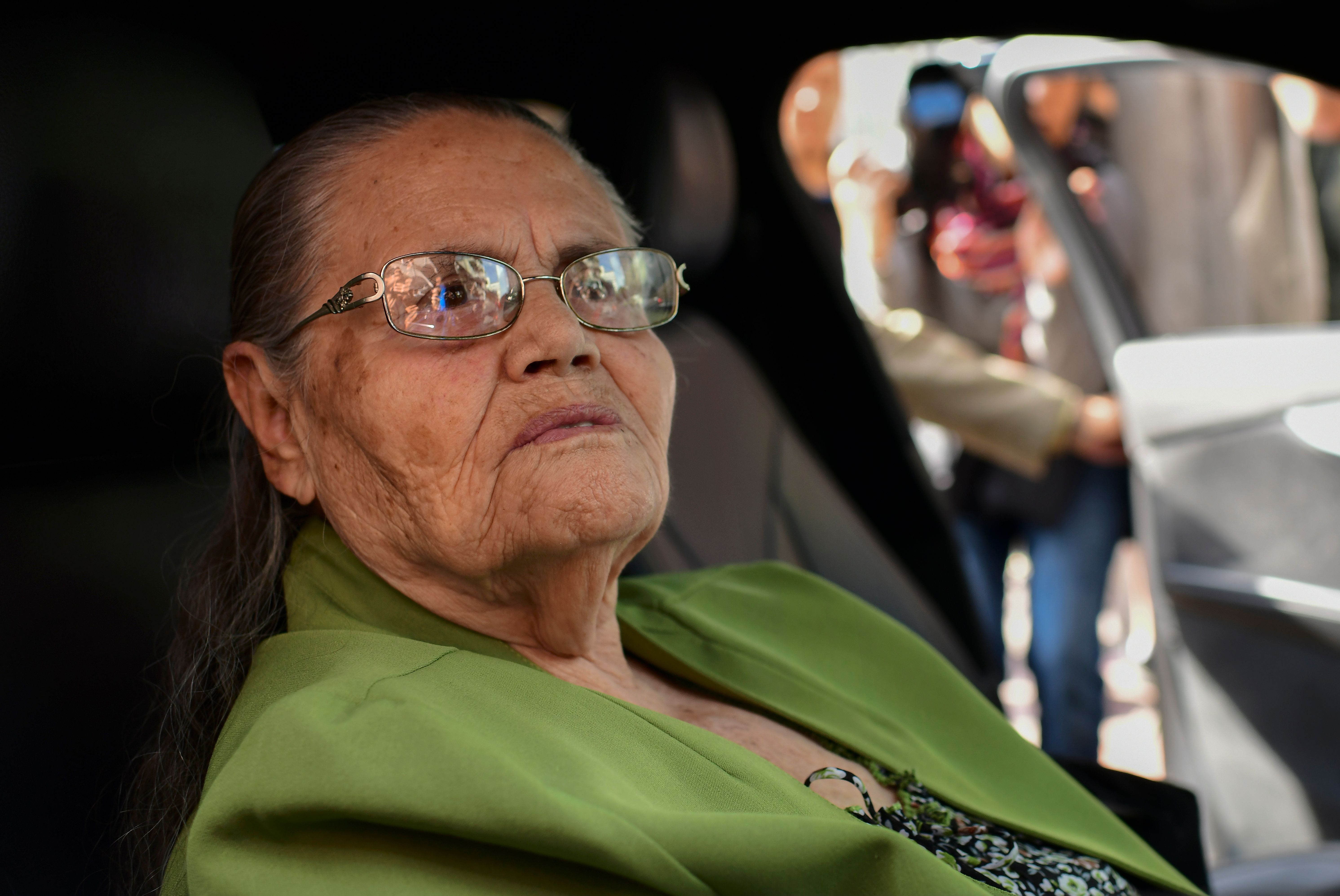 Consuelo Loera, en junio de este año, durante las gestiones para aplicar a una visa humanitaria. (Foto Prensa Libre: AFP)