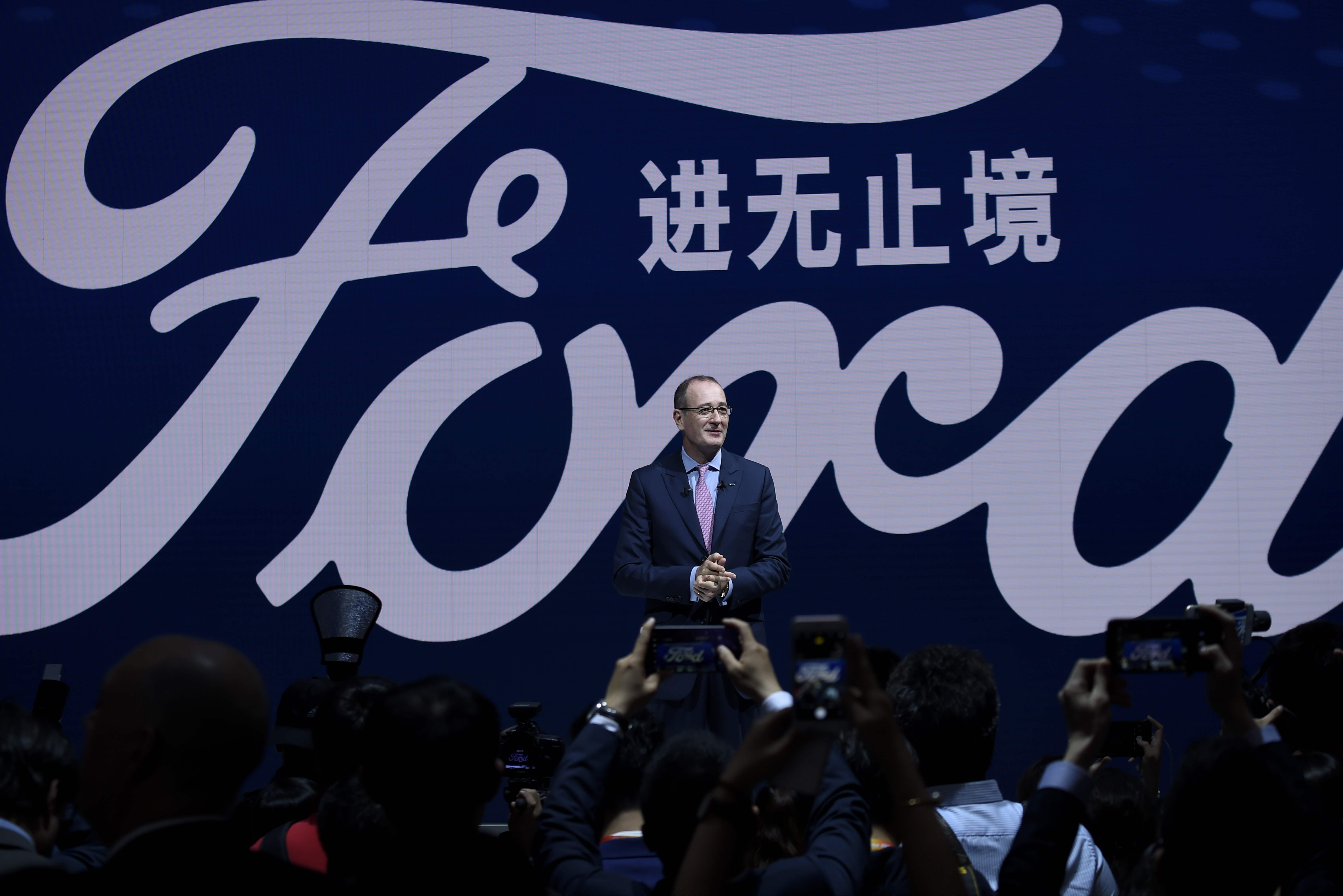 Peter Fleet, presidente y CEO de Ford China, durante un evento en abril de 2018. (Foto Prensa Libre: AFP)
