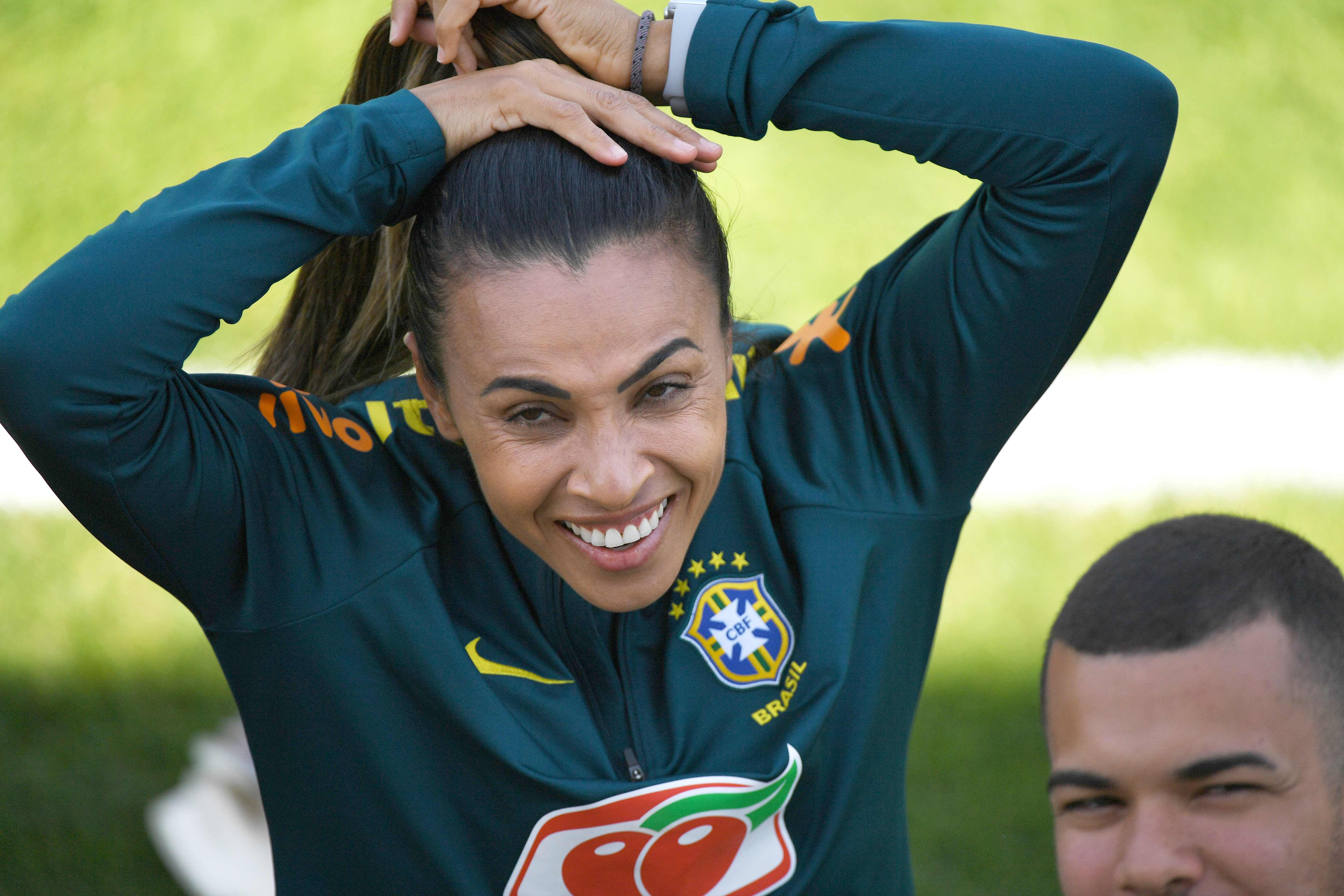 La jugadora brasileña, Marta, está lista para debutar en el Mundial de Francia. (Foto Prensa Libre: AFP)
