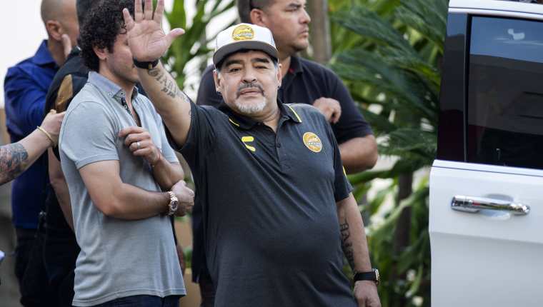 Diego Armando Maradona dejó a Dorados de Sinaloa para dedicarse a cuidar su salud. (Foto Prensa Libre: AFP)