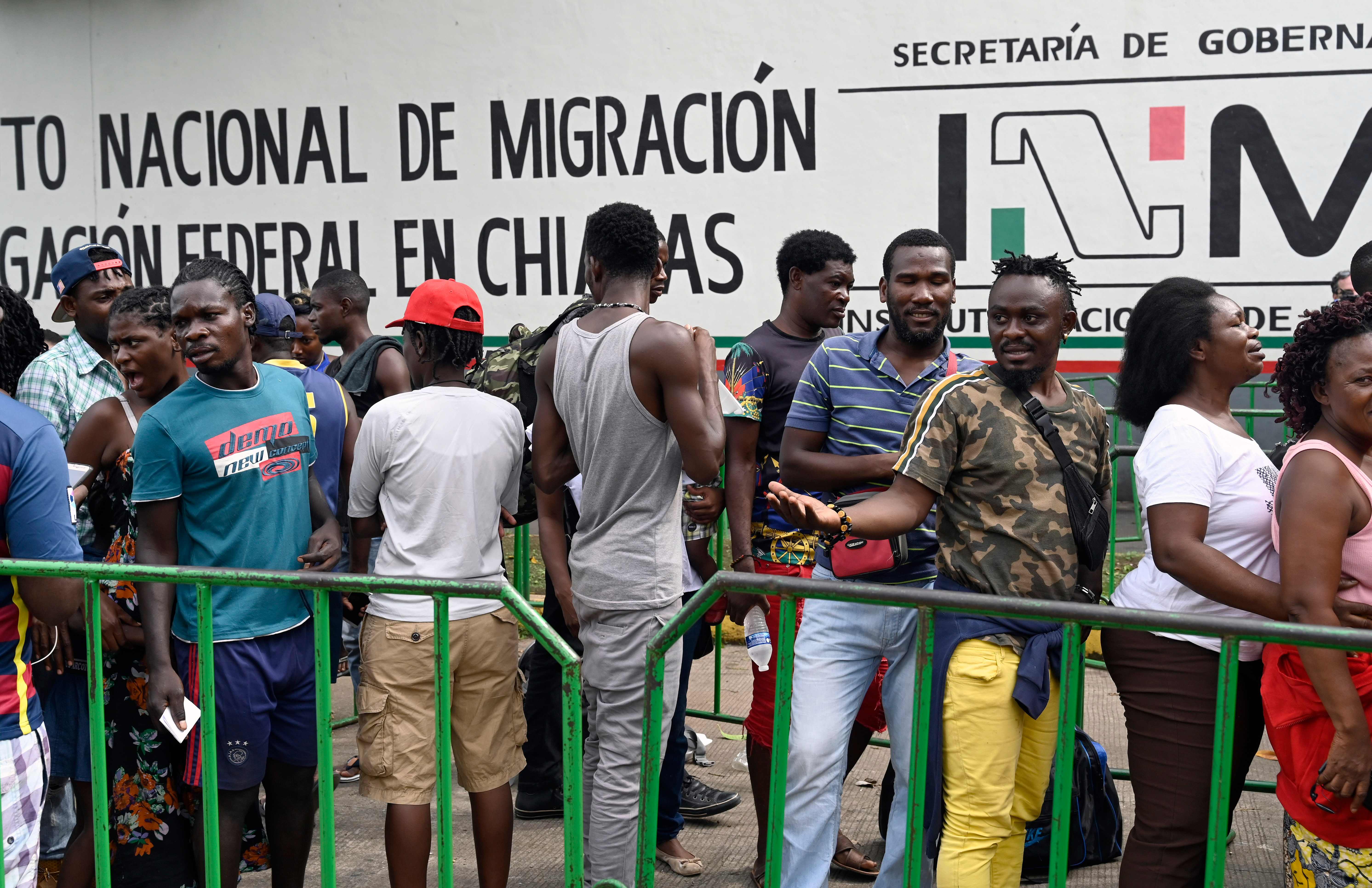 Incentivar la inversión para generar empleo e implementación de programas de migración laboral regulada temporal son algunas recomendaciones de la OIT, para la migración. (Foto Prensa Libre: Hemeroteca)