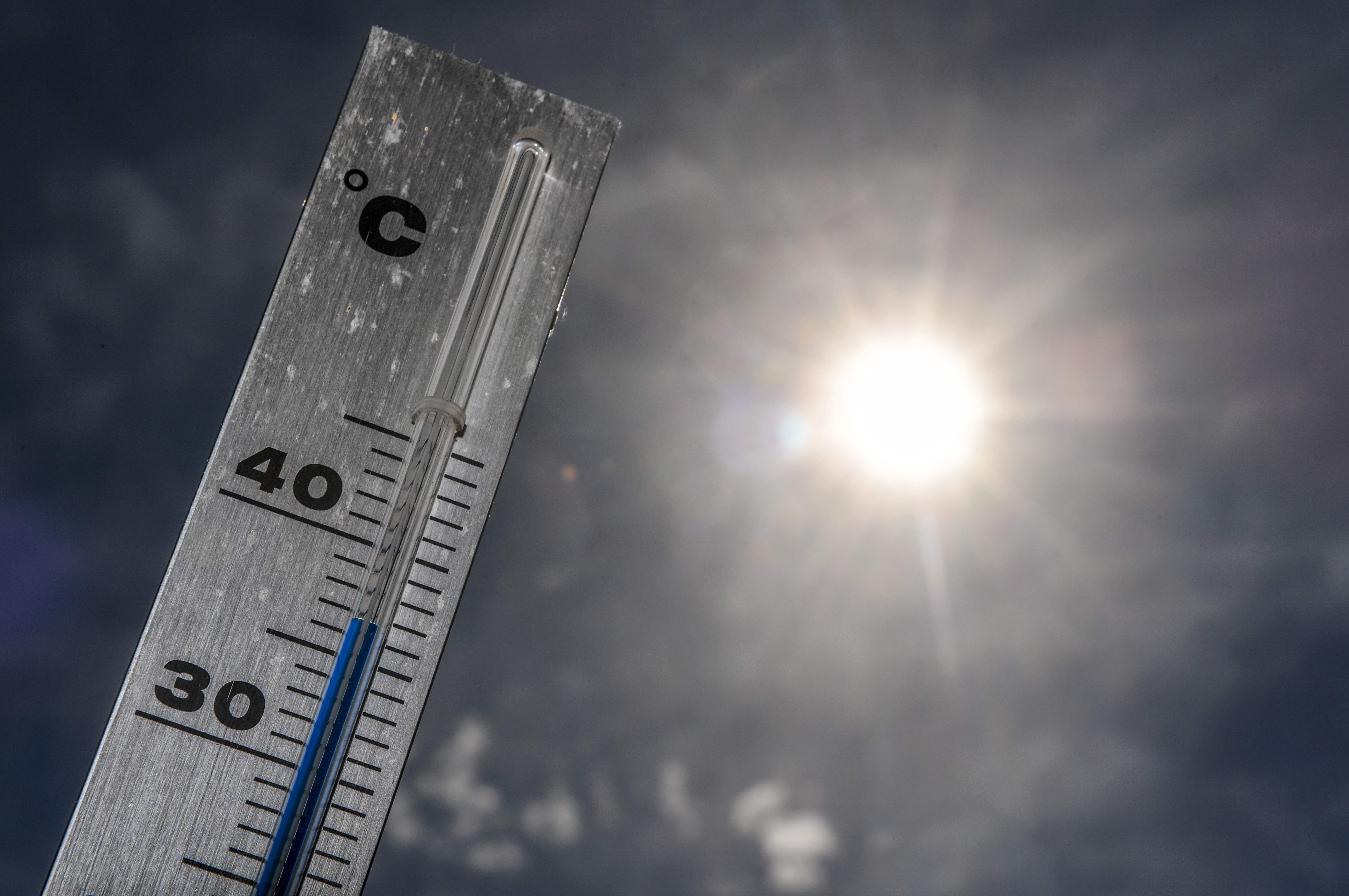 Europa está en alerta debido a la ola de calor que puede llegar hasta 40 grados centígrados. (Foto Prensa Libre: AFP)