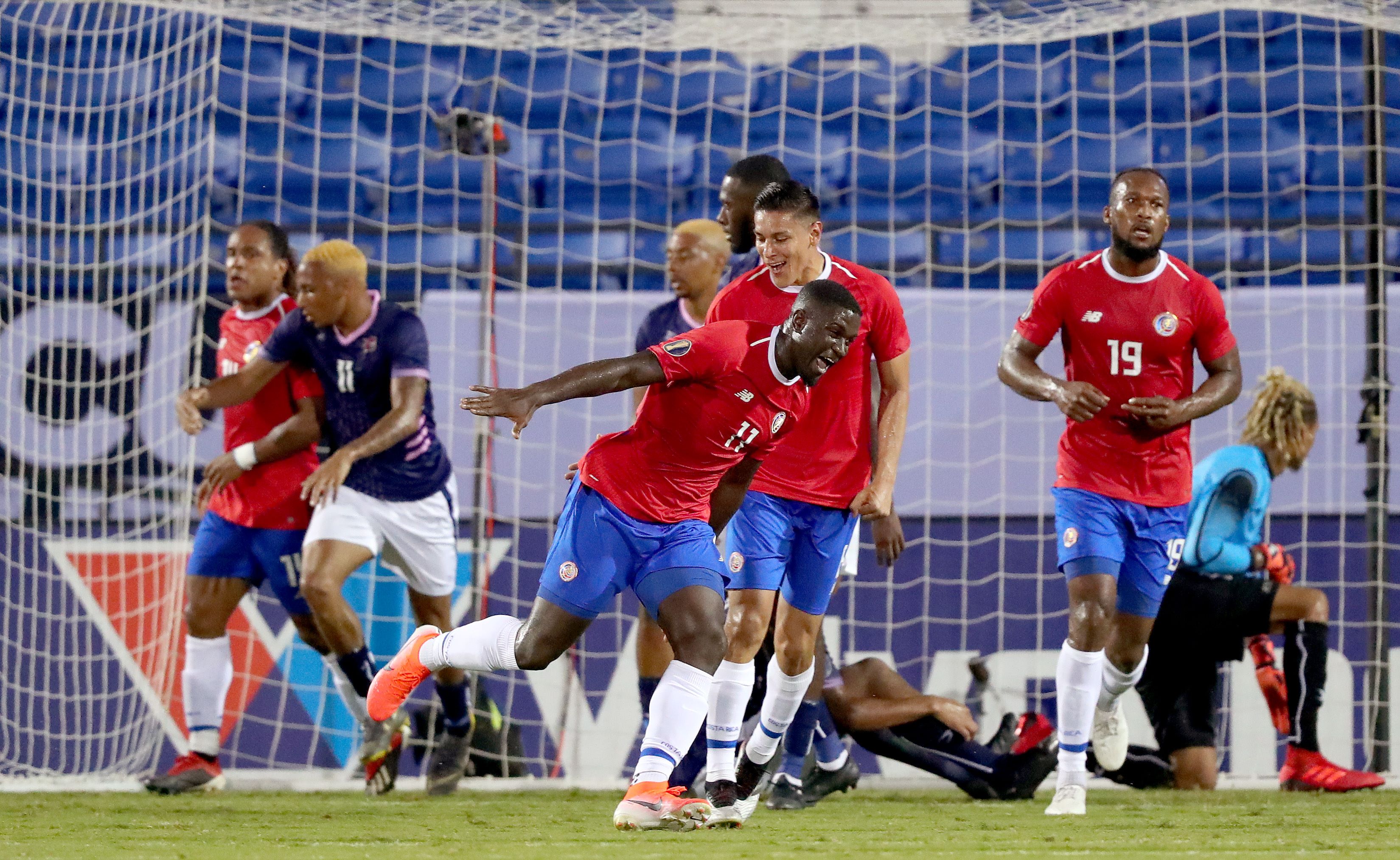  Mayron George de Costa Rica (11) anotó el primer gol de los ticos contra Bermuda. (Foto Prensa Libre: AFP)