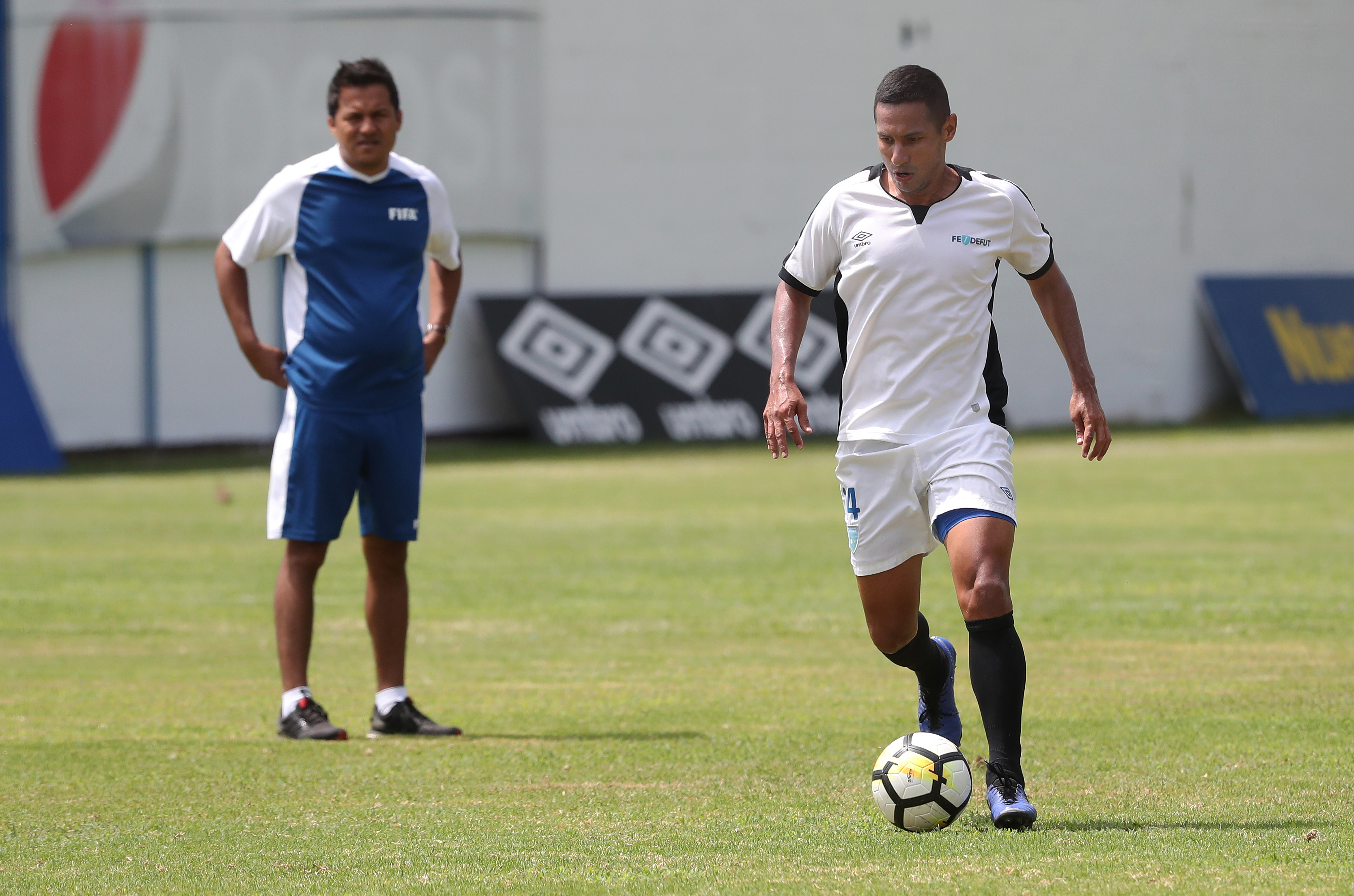 El defensa Rodolfo Rafael González, participa con un entrenamiento de la Selección Nacional el martes 4-6-2019 en el Proyecto Goal, como parte de la preparación para disputar un amistoso contra Paraguay. (Foto Prensa Libre: Francisco Sánchez).
