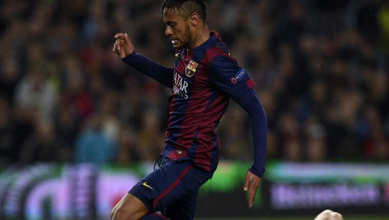 Neymar ha mostrado interés en regresar al Barcelona F.C., en medio de los difíciles días que pasa en la actualidad. (Foto Prensa Libre: AFP)