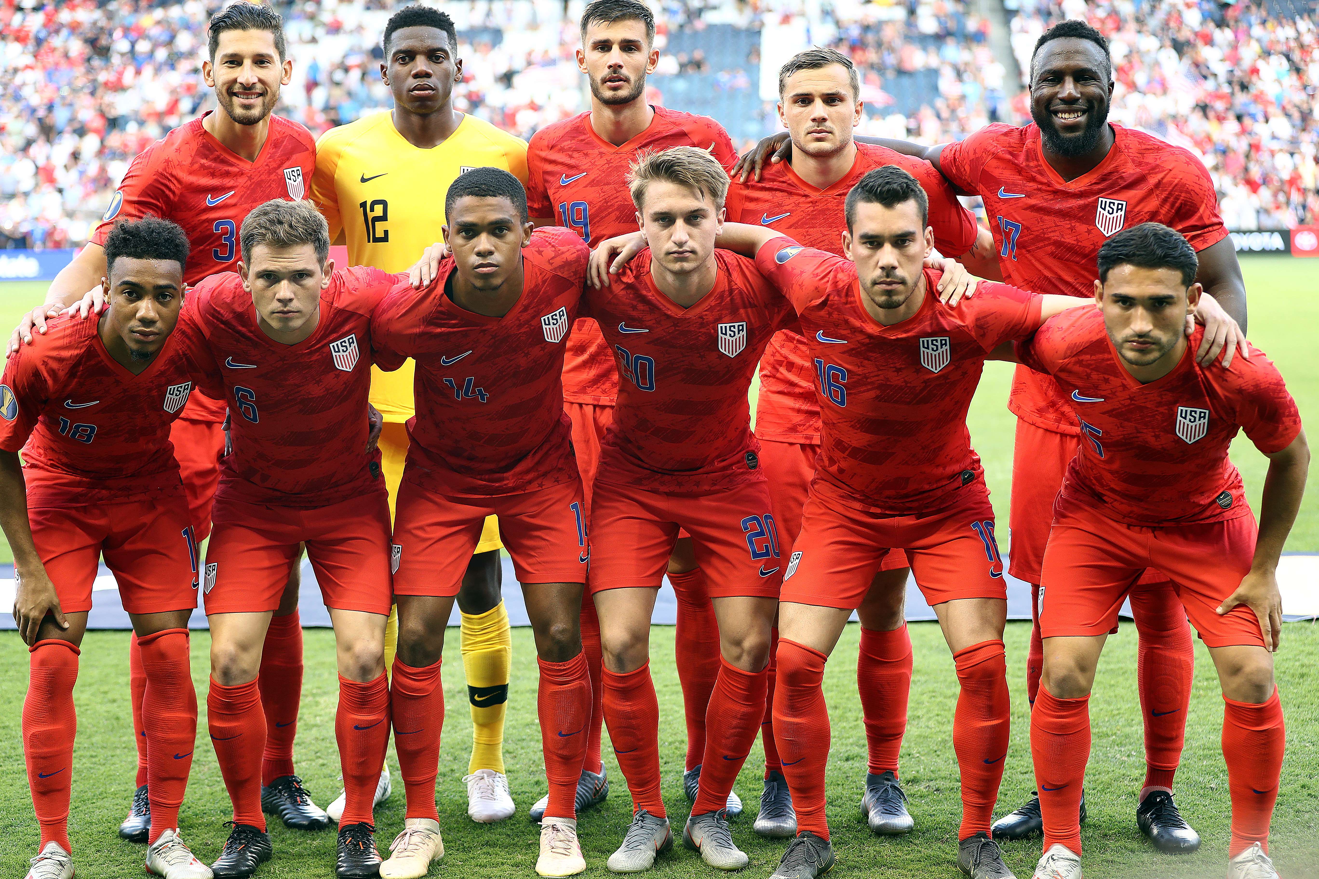 La Selección de Estados Unidos se clasificó a los cuartos de final de la Copa Oro, en el primer lugar del Grupo D. (Foto Prensa Libre: AFP).