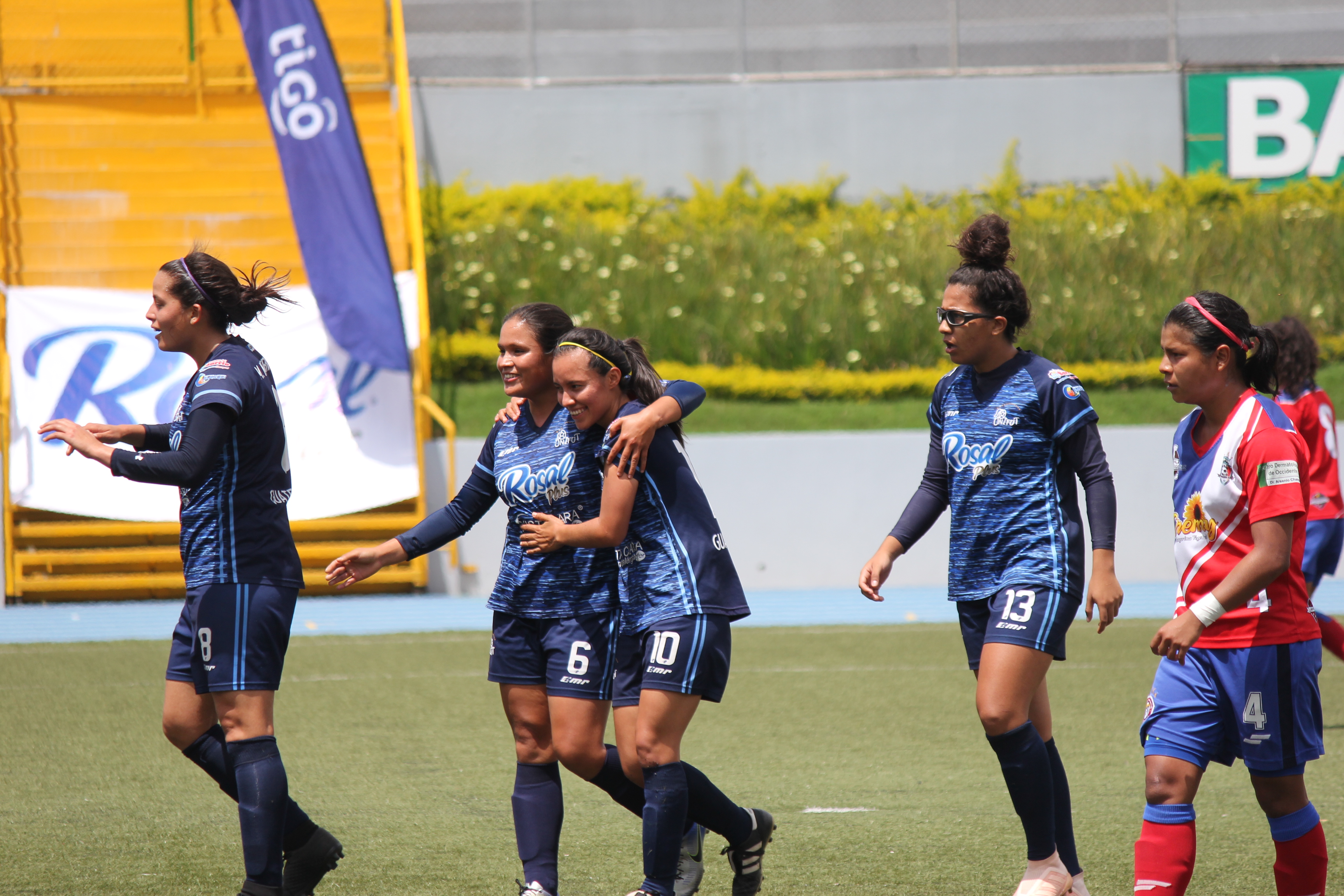 Unifut Rosal tomó la ventaja en el primer juego de la final femenina. (Foto Prensa Libre: Luis lópez)