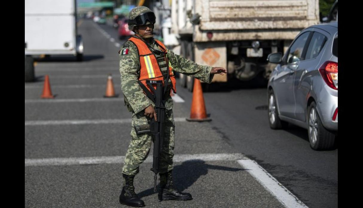 Regular la movilización en la frontera sur de México es parte del acuerdo sobre migración alcanzado con Estados Unidos. (Foto Prensa Libre: AFP).
