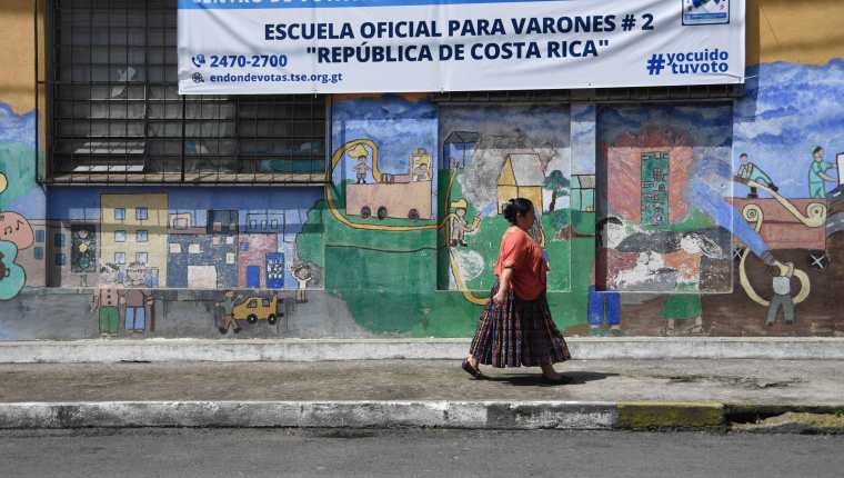 Los guatemaltecos acuden a las urnas este 16 de junio para elegir a sus autoridades. (Foto Prensa Libre: AFP)