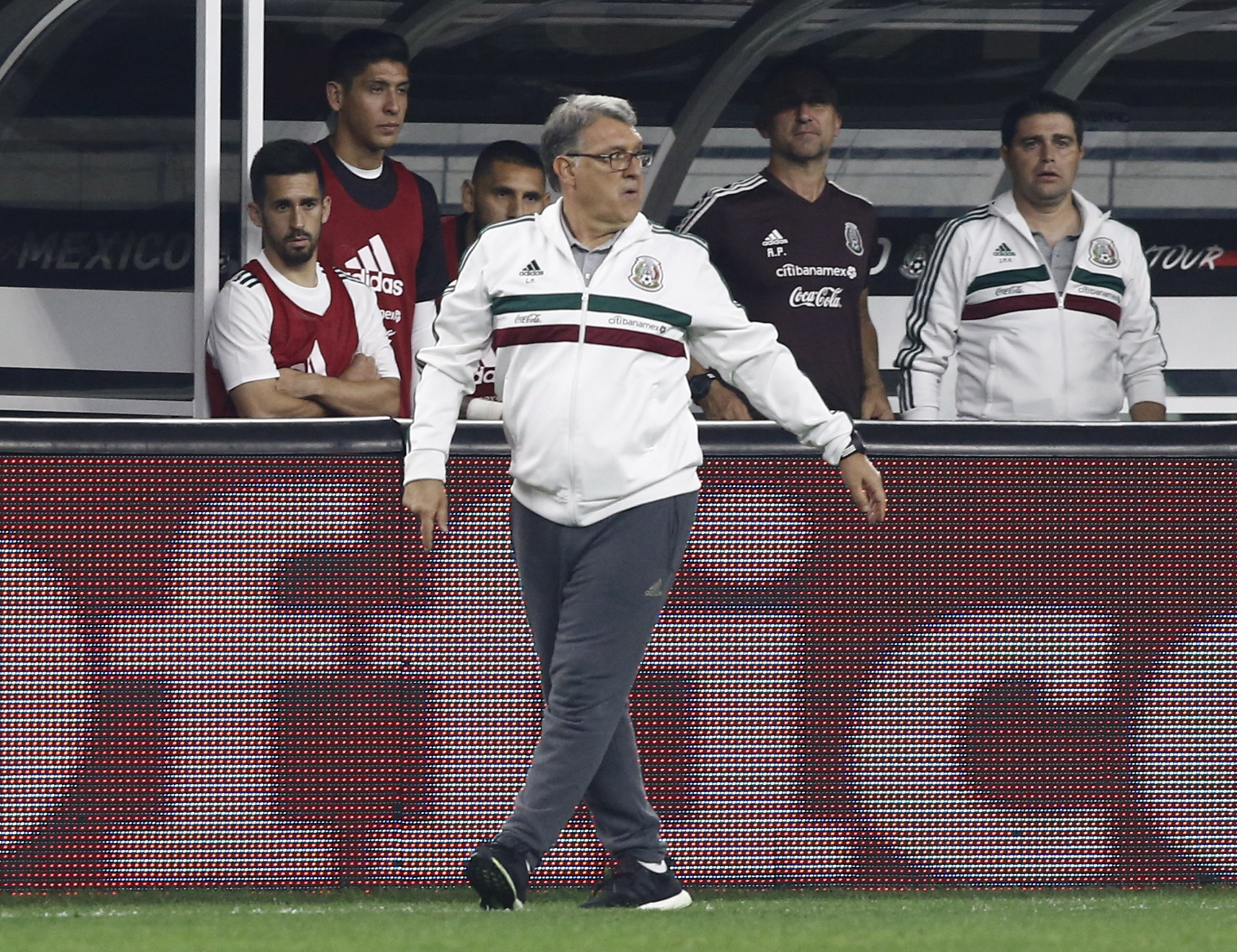 Gerardo Martino, entrenador de México, tiene la obligación de hacer un buen papel en la Copa Oro. (Foto Prensa Libre: EFE)