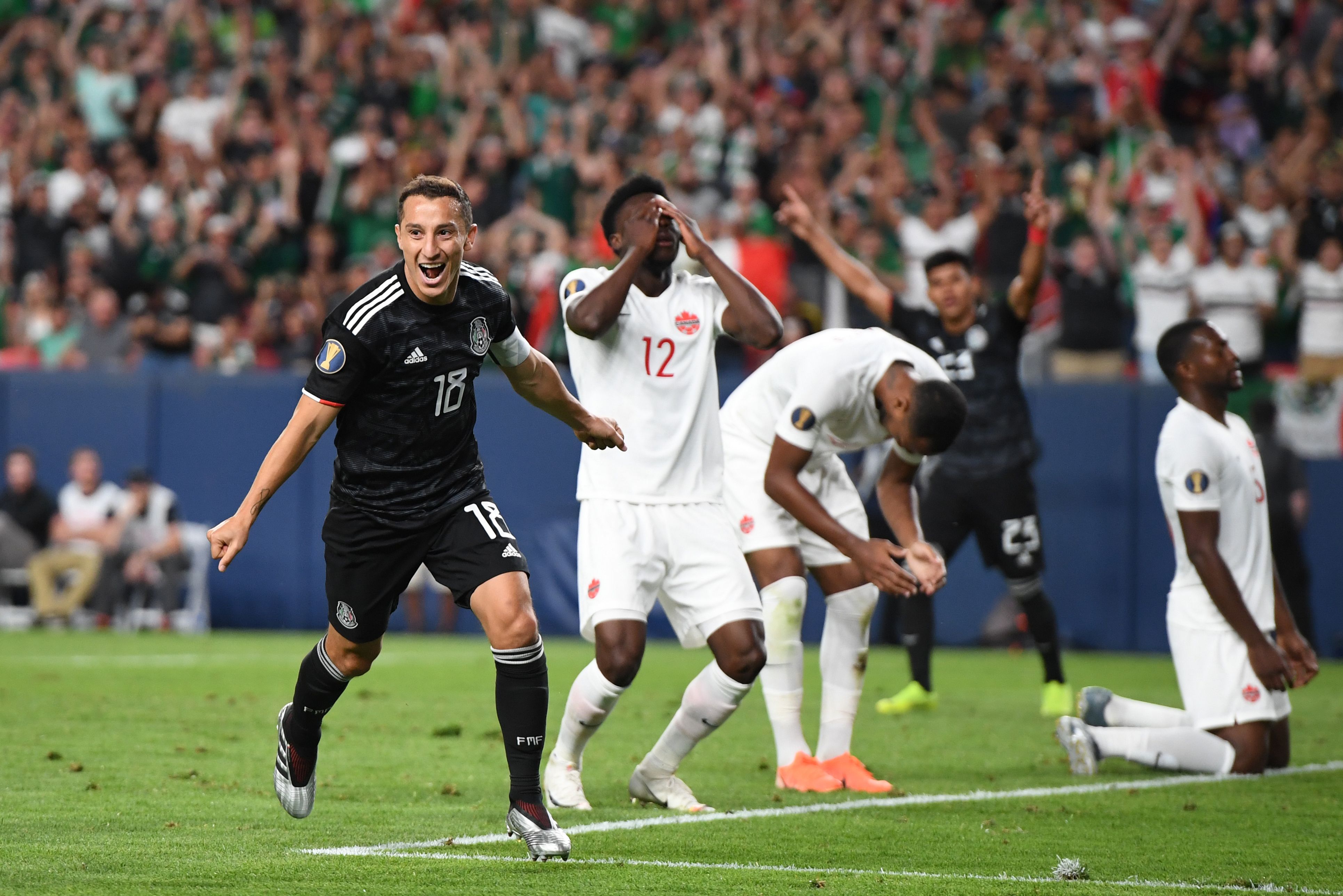 Andrés Guardado  celebra el segundo gol que le marcó ayer a Canadá, en el estadio de Denver, Colorado (Foto Prensa Libre: AFP)