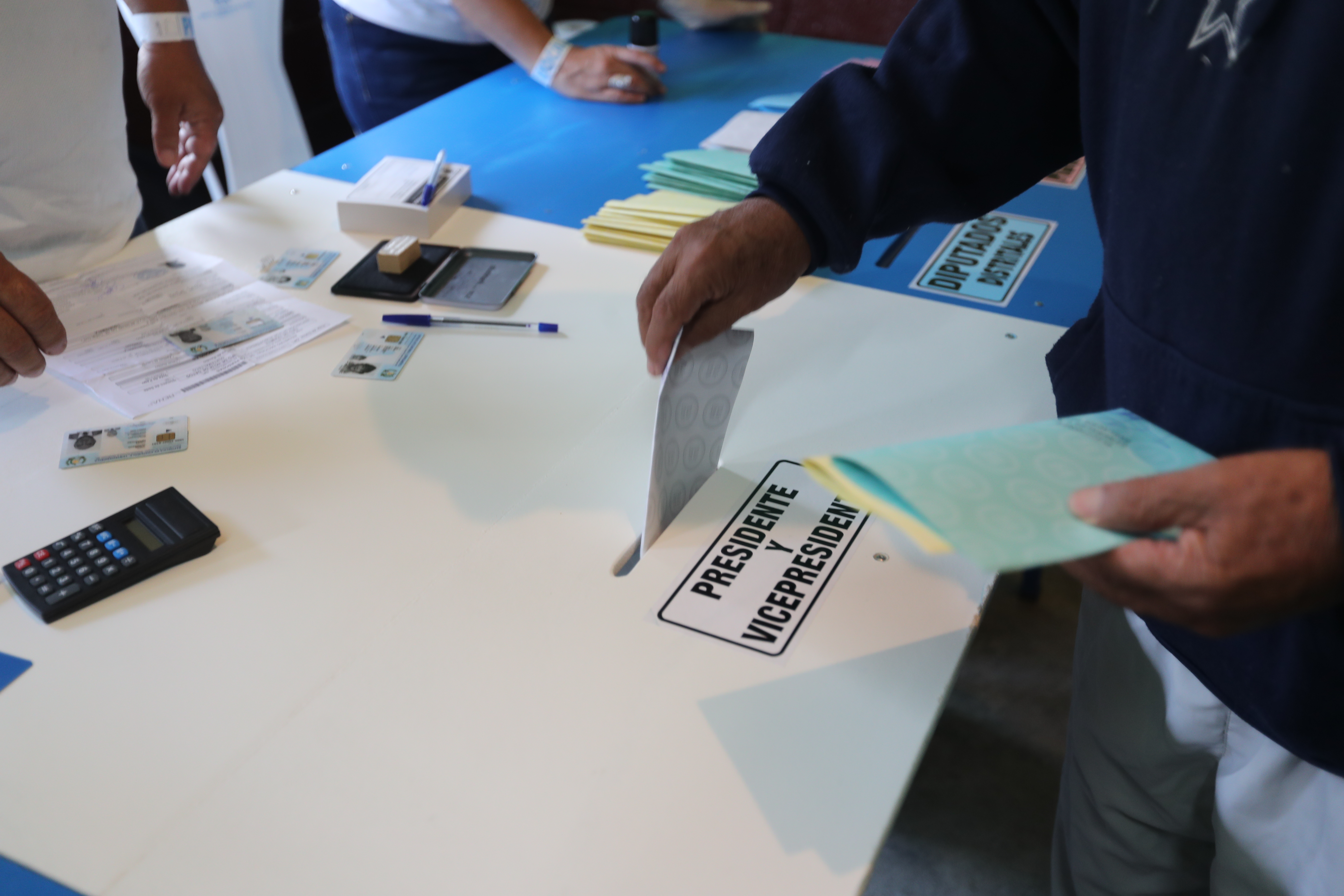 Escuela Rural No. 844 en la aldea campanero llegan vecinos a realizar su voto en las elecciones generales 2019



Fotografa. Erick Avila:         16/06/2019