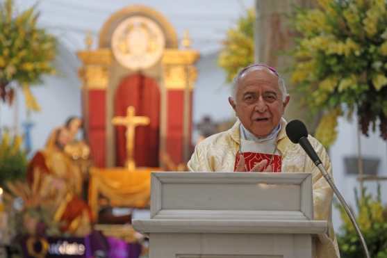 Con el mensaje del arzobispo, Raúl Martínez, inició la celebración. Foto Prensa Libre: Óscar Rivas 