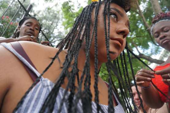 Existen muchos estilos de peinados con trenzas los cuales se pueden realizar. Foto Prensa Libre : Luisa Laguardia